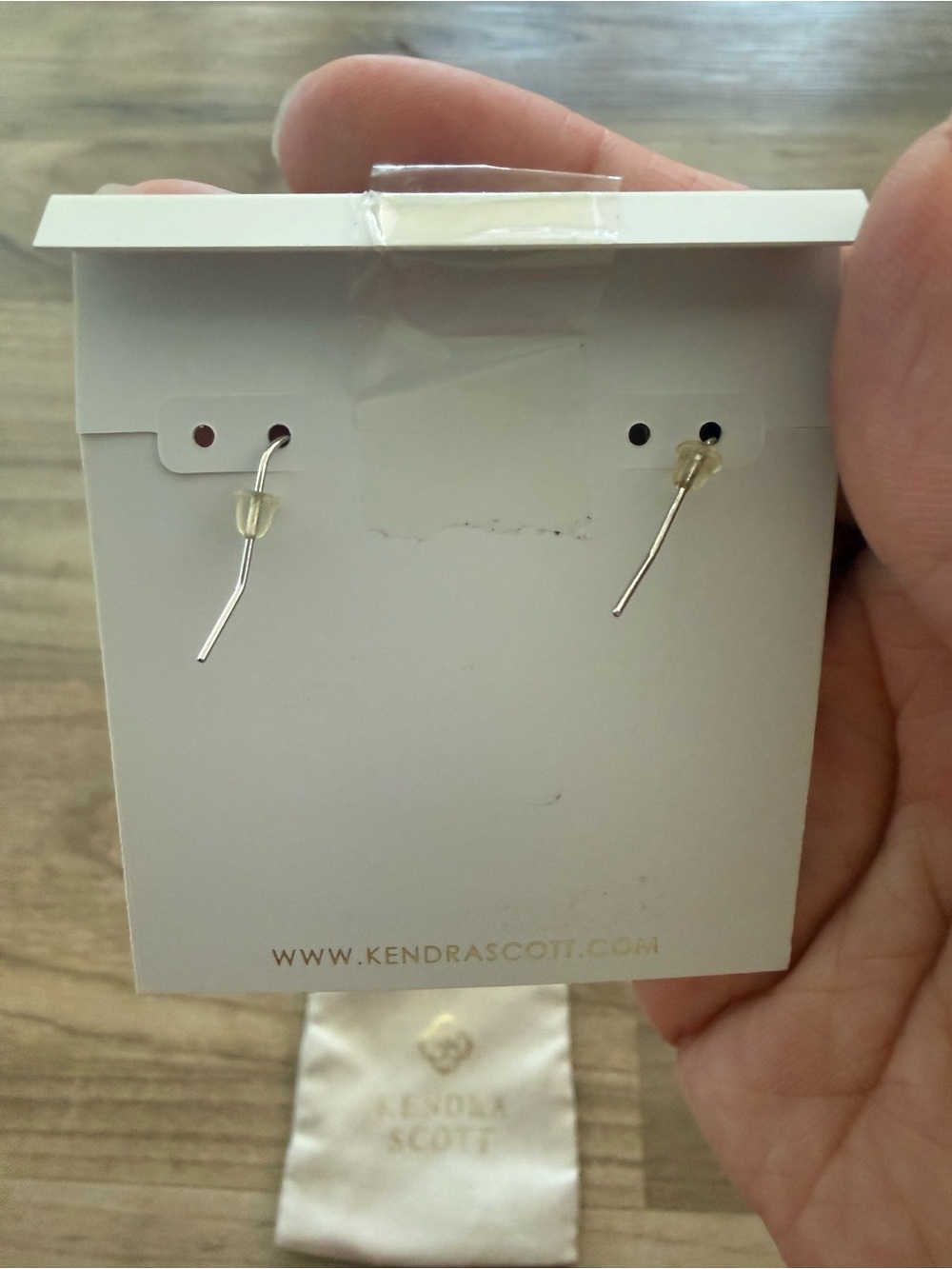 NEW Kendra Scott earrings - Picture 3 of 3